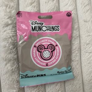 2023 Disney Parks Disney Resort Munchlings Mystery 5 Pin Pack Series 2 BNWT